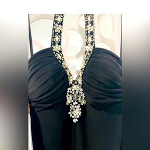 Beautiful party dress. Worn only once. Bought from Bloomingdale’s.